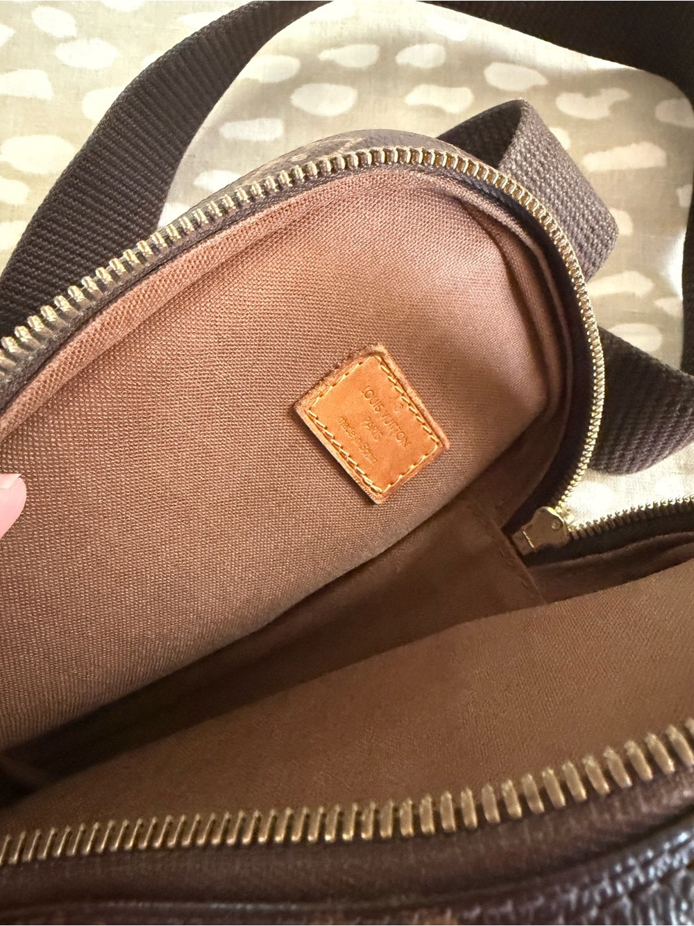 Louis Vuitton Brown Monogram Crossbody Sling Bag - Picture 4 of 9